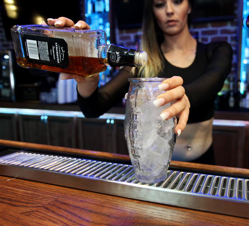How to Measure Liquor Pours for Bar Service