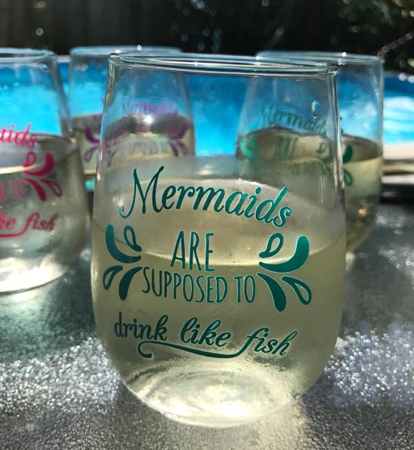 http://barsupplies.com/cdn/shop/products/mermaids-are-supposed-to-drink-like-fish-wine-glasses-1_1024x.jpg?v=1583945189
