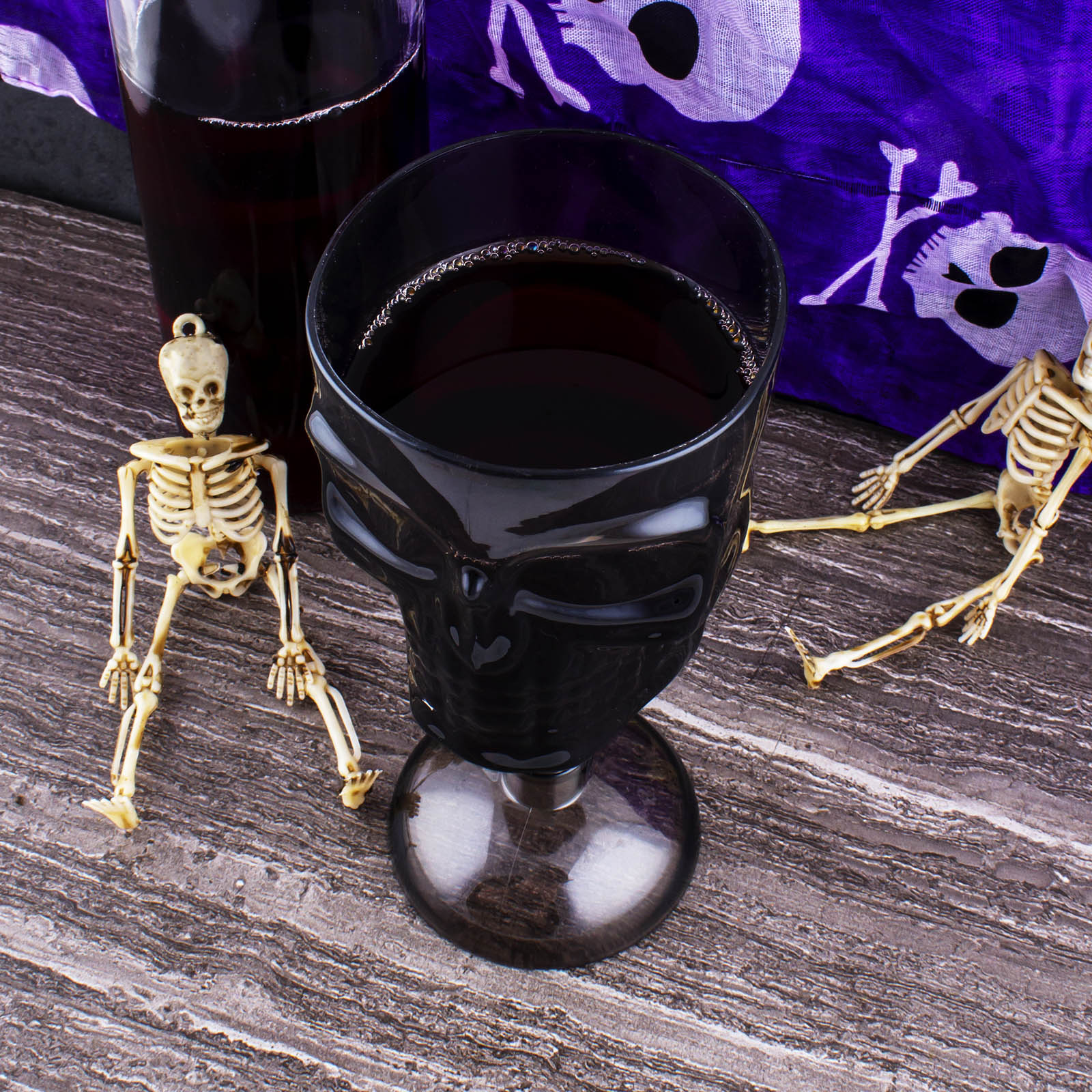 barconic-plastic-stemmed-skull