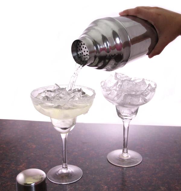 Colossal 3 Piece Cocktail Shaker